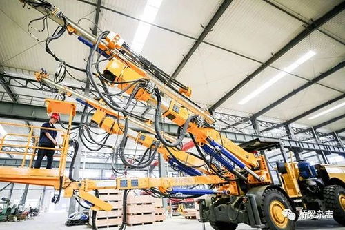 中國基建再創(chuàng)佳績(jī) 越江大橋主塔破水而立，米倉山隧道右線貫通